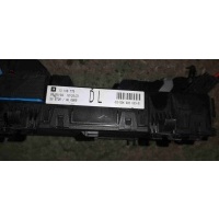 Блок предохранителей (блок реле) Opel astra H 2004 13180775