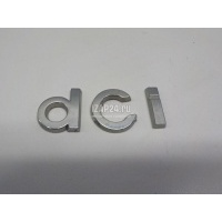 Эмблема на крышку багажника Renault Duster 2012 908890569R