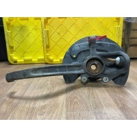 кулак передний левый Mercedes-Benz GL-Класс X164 2012 A1643302320