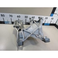 Кронштейн передней балки VAG A4 [B9] 2015 8W0399295E