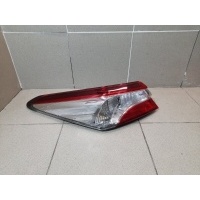 Фонарь задний наружный левый Toyota Camry V70 8156133660