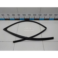 Уплотнитель стекла двери Toyota RAV 4 2019 6814142121