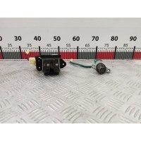 Замок крышки багажника Mazda Premacy (1999-2007) 2001 ,C10062310F