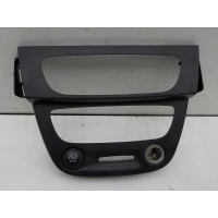 Облицовка торпедо Renault Fluence 2012-2016 682605518R