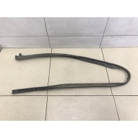 Уплотнитель двери RENAULT Duster 2012> 823880009R