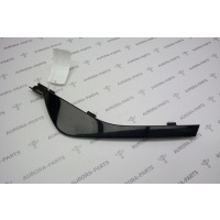 Накладка вертикальная задней двери (стойка C) LH Land Rover Discovery Sport L550 2014 LR058484