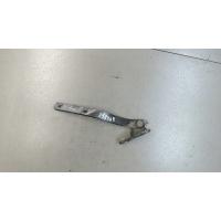 Петля капота правая Volkswagen Passat 4 1994-1996 1994 3A0823302A