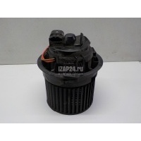 Моторчик отопителя Renault Duster 2012 272102798R