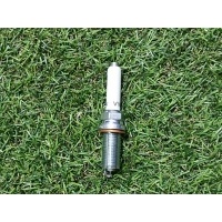 Свеча зажигания Volkswagen Golf R MK8 2020 06Q905601E