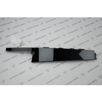 Накладка вертикальная задней двери (стойка B) RH Land Rover Range Rover Evoque L551 2018 LR114199