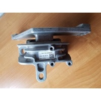 кронштейн (крепление) Volkswagen Tiguan 5Q0199262S