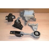 кронштейн (крепление) Skoda Fabia 3 (NJ) 6Q0199851AS