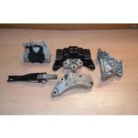 кронштейн двигателя Audi A3 8V 04L199207