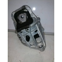 подушка крепления двигателя передняя левая Audi A8 D5 D5 2017 4M0199371L