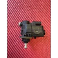 Моторчик регулирования лампы renault oe 8200402521