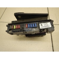 Блок предохранителей Toyota Highlander II (2007 - 2013) 8272048110