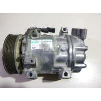 Компрессор системы кондиционирования Renault Duster 2012 8201018716