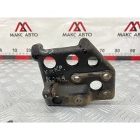 кронштейн кондиционера Mazda Demio 1 DW3W 1999 (1996-2002) B5C715810, <strong>-Б/У Детали сняты с АВТОМОБИЛЯ</strong>