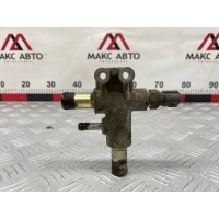 тройник переходник охлаждения (патрубок) Mazda Demio 1 DW3W 1999 (1996-2002) B31R13590A, <strong>-Б/У Детали сняты с АВТОМОБИЛЯ</strong>