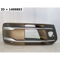 Решетка переднего бампера правая Audi Q7 4M0807682T 4W3