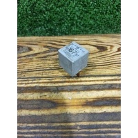 Реле бензонасоса Volkswagen Passat B5 2005 191906383