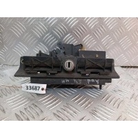 Кнопка открытия багажника Audi A4 B5 1994-1999 1998 8D9827778