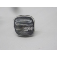 Повторитель на крыло белый VAG Fabia (1999 - 2007) 1U0949127B