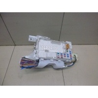 Блок предохранителей Toyota Corolla E12 (2001 - 2007) 8273012160