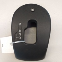 Накладка кулисы КПП (консоль) Renault Sandero BS 2009-2014 8200673687