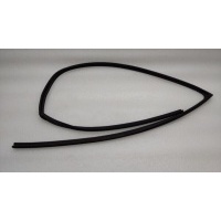 Уплотнитель стекла двери Toyota Land Cruiser Prado GDJ150 2020 6815160072