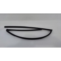 Уплотнитель стекла двери Toyota RAV4 AXAH54 2021 6815142121