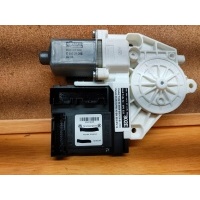 Двигатель стекло audi a3 8p 8p0959802e