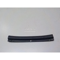 Уплотнитель капота VAG Superb (2008 - 2015) 3T0823707