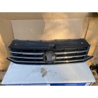 Решетка радиатора Volkswagen Polo 5 2015-2020 6RU853653B