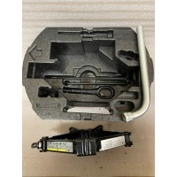 Volkswagen jetta комплект домкрат 5c0011031c 5c0012115j