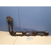 Кронштейн крышки багажника правый Ford Focus 3 2011-2019 1742457
