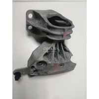 Опора двигателя правая Renault Duster 2012 112100071R
