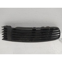 Заглушка (решетка) в бампер передний Volkswagen Passat B5 2000 3B0853678B