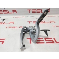 Петля подъемной задней двери задний правый Tesla Model X 2017 1037844-00-M