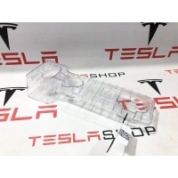 Кронштейн левый Tesla Model X 2017 1075708-00-D