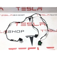 Проводка двери Tesla Model X 2017 1053086-00-D