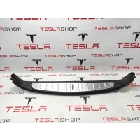 Пластик Tesla Model X 2017 1050389-00-C,1035994-00-C