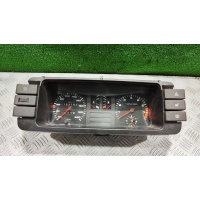 Щиток приборов (приборная панель) Audi 80 B2 1986 81117331