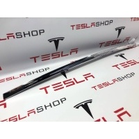 Молдинг (накладка кузовная) Tesla Model X 2017 1032250-00-J
