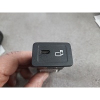 Разъем AUX / USB Mercedes GLA H247 2020 A2478204102,2478204102