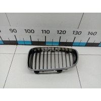 Решетка радиатора левая BMW 1-serie E87/E81 (2004 - 2011) 51137166439
