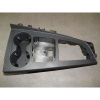 Audi a4 b9 рамка туннель среднего 8w1864261a