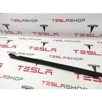 уплотнитель Tesla Model X 2017 1032180-00-C,1483694-00-A