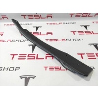 Пластик под датчик прижатия двери передний левый Tesla Model X 2017 1042410-00-D