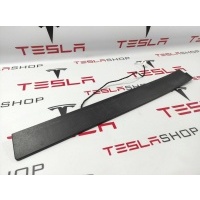 накладка двери (крышки) багажника задней левой Tesla Model X 2017 1097663-00-A
